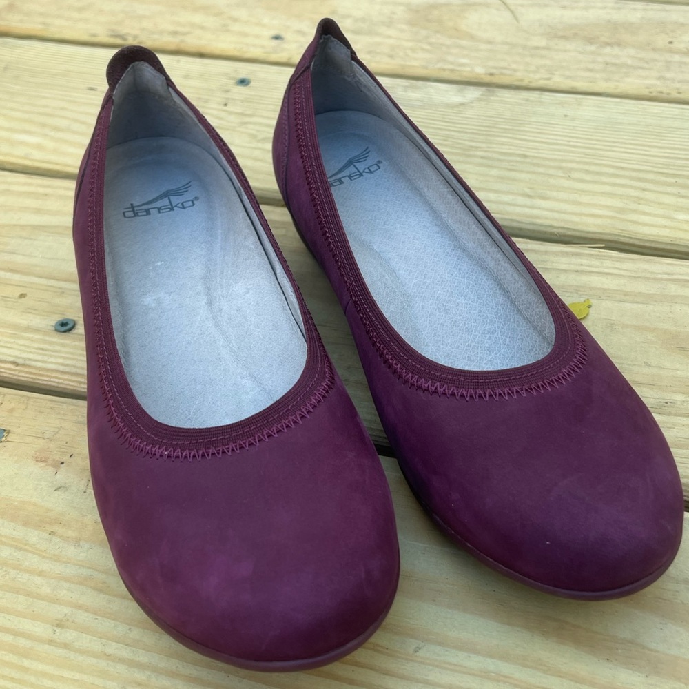 Dansko Womens Kristen Ballet Flat Purple Nubuck Leather 39